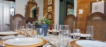 Hot Tub, Projector, King Bed, Yard Games, Family Fun & Vintage Retreat