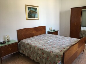 2 camere, ferro/asse da stiro, culla da viaggio, Wi-Fi gratuito