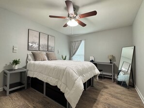 2 quartos, escrivaninha, Wi-Fi de cortesia, roupa de cama