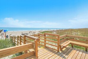 Property grounds - Dunes & Drives: 2 Community Pools, Tree-lined Street, Close to Ocean (Oak Island)