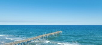 Driftaway 4 br/3 ba Luxury Beachfront Retreat