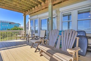 Terrace/patio - Drift Away • Luxury 4BR Beachfront Stay • Dogs Welcome • Private Beach Access (Topsail Beach)
