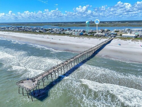 Driftaway 4 br/3 ba Luxury Beachfront Retreat