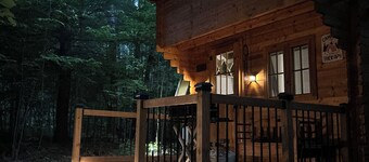 Vista Cabin East • Forest Sauna, 200 Acres • Round Lake