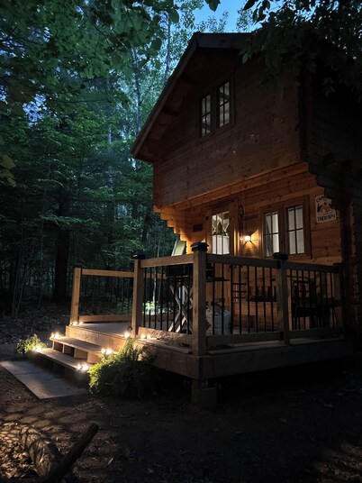 Vista Cabin East • Forest Sauna, 200 Acres • Round Lake