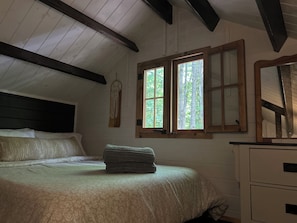 1 bedroom, bed sheets