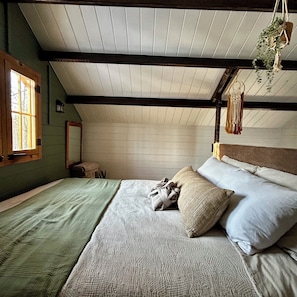 1 bedroom, bed sheets