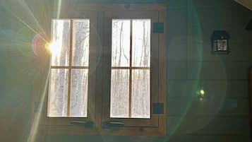 1 bedroom, bed sheets