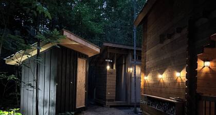Off-grid Eco Retreat âą|:|âą Shower + Sauna Under Sky on 200 acres
