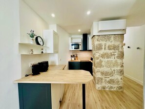 Fridge, microwave, coffee/tea maker, electric kettle