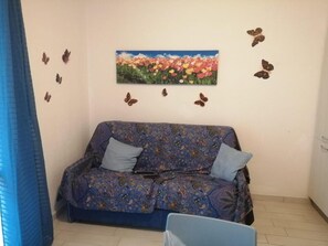 アパートメント 1 ベッドルーム 喫煙可 パティオ | リビング エリア