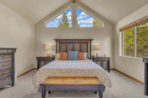 4 bedrooms, iron/ironing board, WiFi