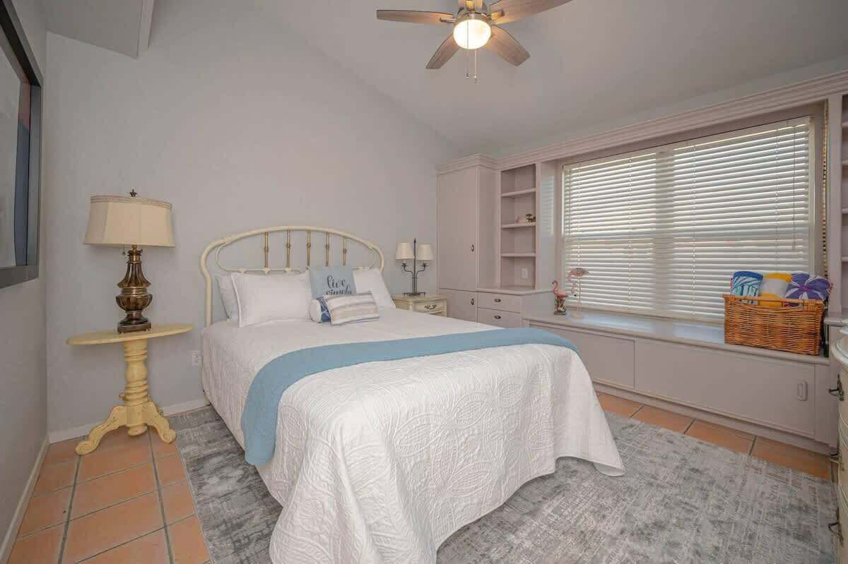 3 habitaciones, tabla de planchar con plancha, cuna de viaje y wifi 