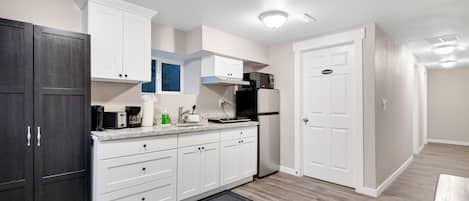 Economy House, Non Smoking, Air conditioning | Private kitchenette