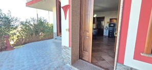 Apart Daire, 2 Yatak Odası, Sigara İçilebilir, Veranda | Dış mekân detayı