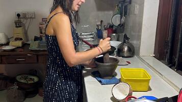 Réfrigérateur, micro-ondes, plaque de cuisson, lave-vaisselle