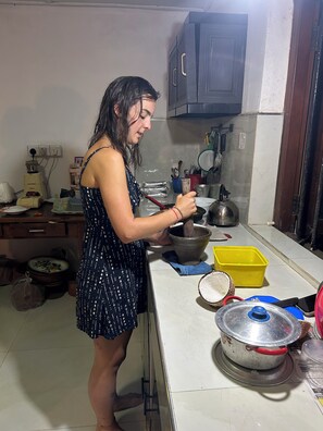 Fridge, microwave, stovetop, dishwasher - Thomasz Lodge (Kandy)