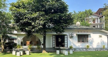 Thomasz Lodge