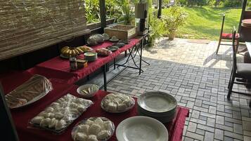 Free daily full breakfast