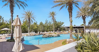 Charming 3br home with golf cart next to pool and minutes to beach!