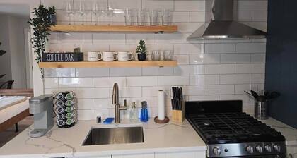 Whole house in Walker's Point + Parking + A/C