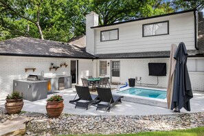 Outdoor dining - Elegant Villa | Heated Pool • Firepit • 3.5 Baths (Plano)