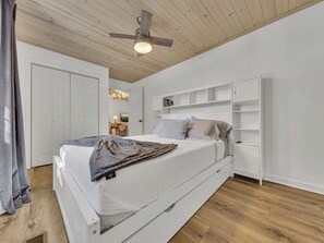 2 bedrooms, free WiFi, bed sheets - SoLuna Cottage- Private Stay in Lakeside Community (Loudon)
