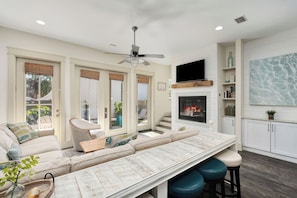 TV, fireplace