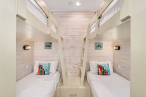 5 bedrooms, iron/ironing board, travel cot, Internet