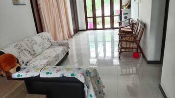 Economy House | Living area