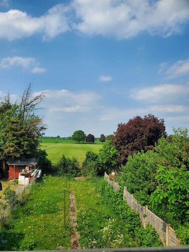 The Airport Getaway. 3 mns drive from Heathrow Aprt, relaxing and cosy space