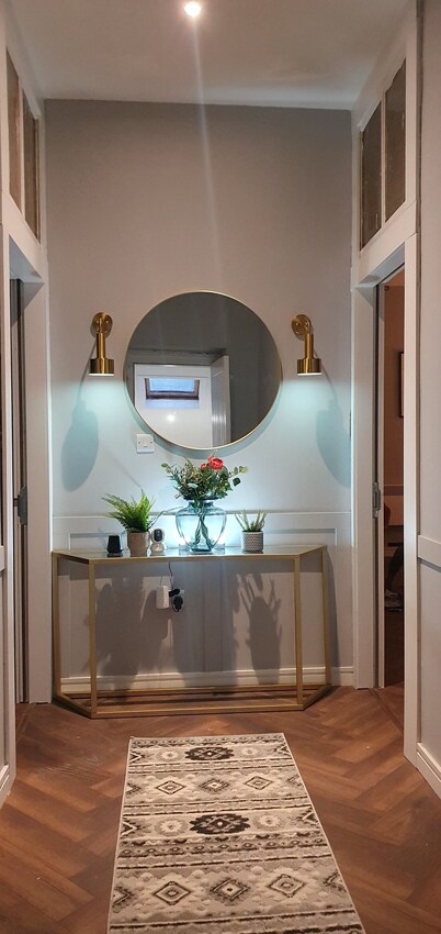 Contemporary living in a 170 year old period building close to the seafront!