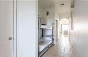 1 camera, ferro/asse da stiro, Wi-Fi, lenzuola