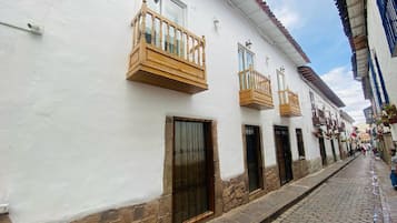 Fachada de la propiedad