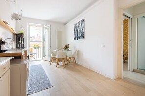 Fridge, microwave, oven, stovetop - COZY NEST IN THE HEART OF VERONA (Verona)