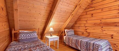 4 bedrooms, WiFi (free), bed sheets