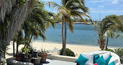 ANTIGUA BAY VILLA, St James Club, Mamora Bay, 3-bed, PRIVATE POOL & Beachfront