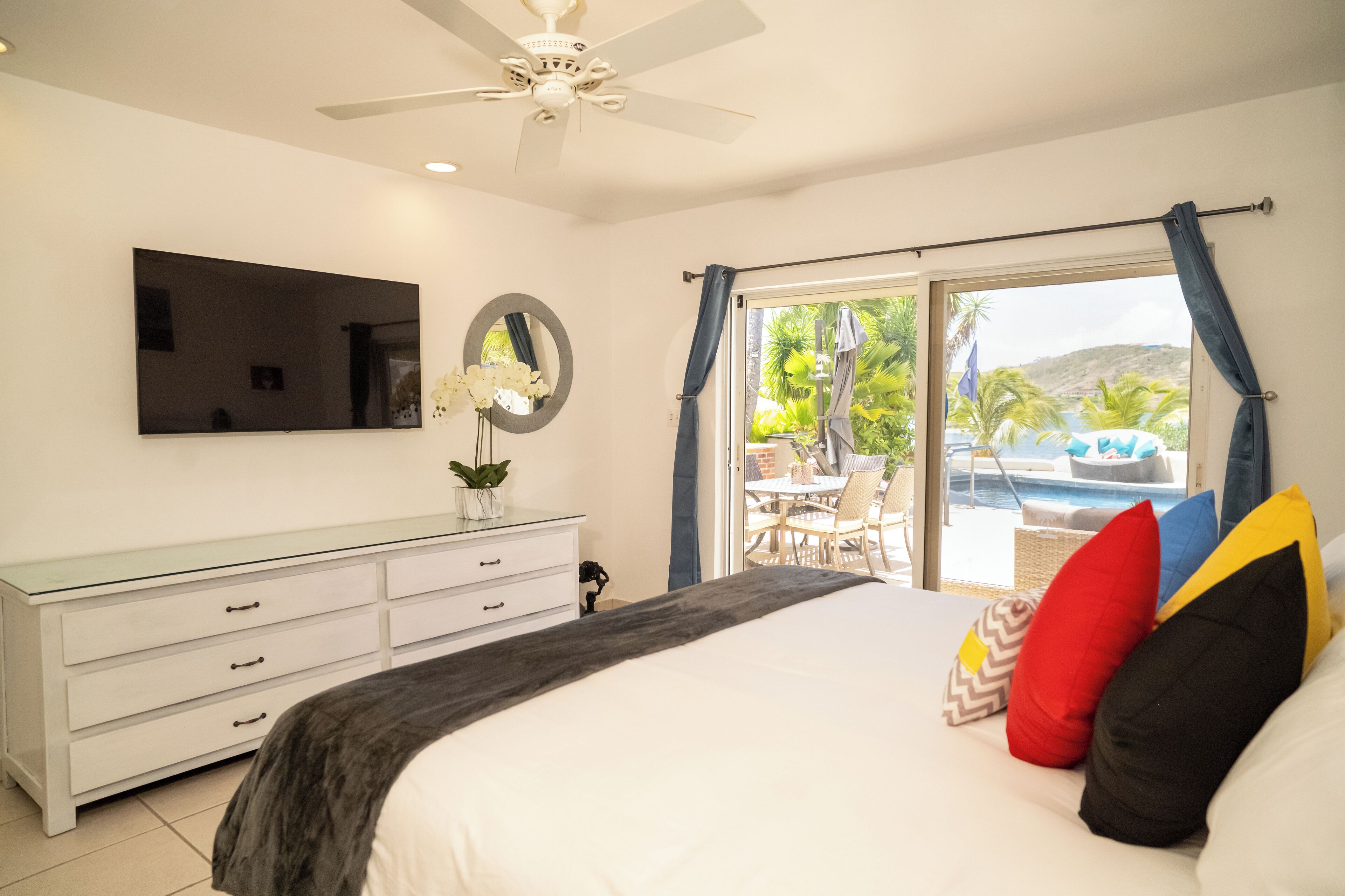3 bedrooms, iron/ironing board, WiFi, bed sheets
