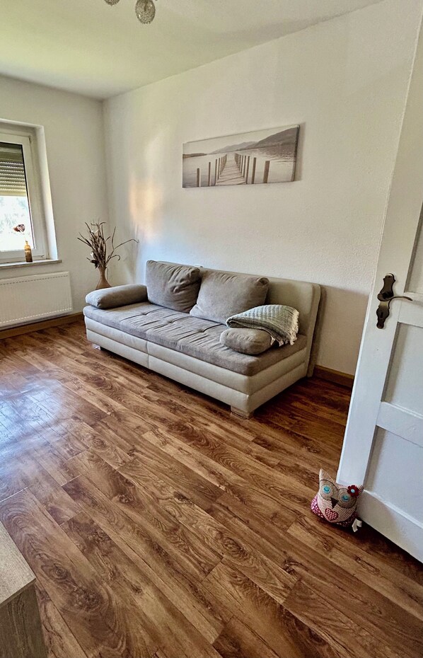 Een dvd-speler en boeken