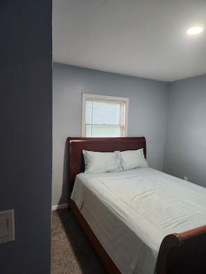 2 bedrooms, desk, iron/ironing board, free WiFi - Friendly 2-Bedroom Getaway with Full Kitchen & Outdoor Space — near Ithaca  (Willseyville)