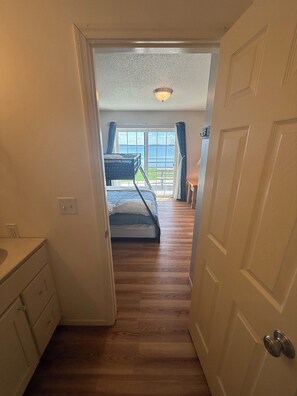 5 bedrooms, free WiFi, bed sheets