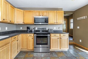 Fridge, microwave, oven, stovetop - Private Sandy Beach - 5 Bedroom - 9 Bed MN Lake Home (Pelican Rapids)