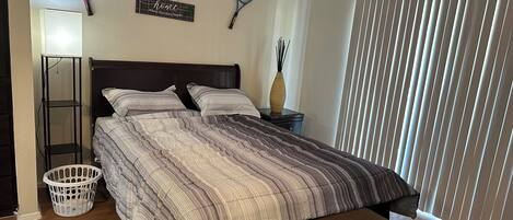 1 bedroom, travel cot, WiFi, bed sheets