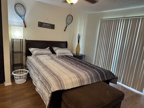 1 bedroom, travel cot, WiFi, bed sheets