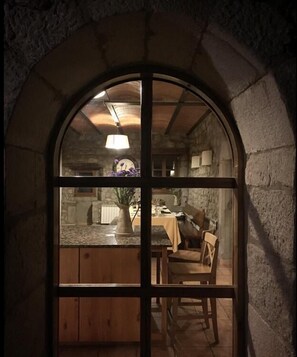 Dining - Come and live a unique experience in the middle of nature in La Sala de Biure. (Sagàs)