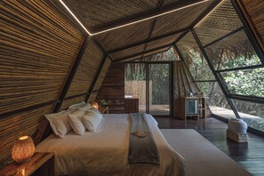 Ropa de cama de alta calidad y minibar 