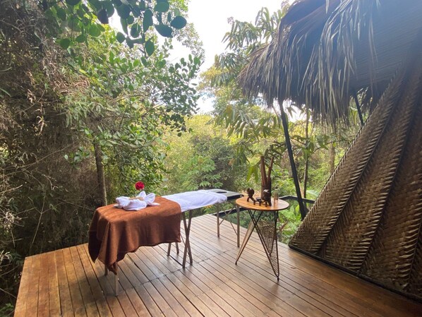 Masajes con piedras calientes, exfoliaciones corporales