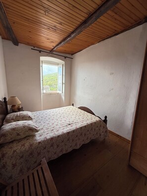 2 dormitorios y ropa de cama