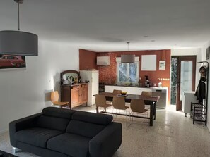 Televisie, boeken en een stereo