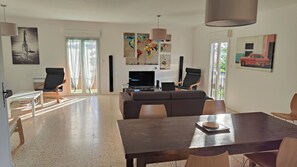 Interior - Air-conditioned single-family house with pool and garden (Caux)